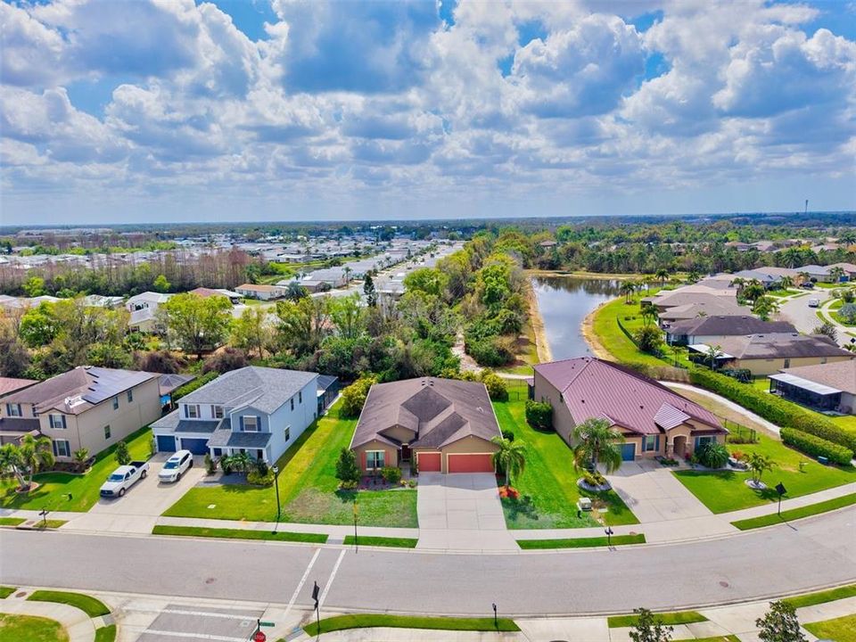 Active With Contract: $495,000 (3 beds, 3 baths, 2635 Square Feet)