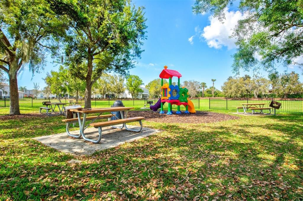 Active With Contract: $495,000 (3 beds, 3 baths, 2635 Square Feet)
