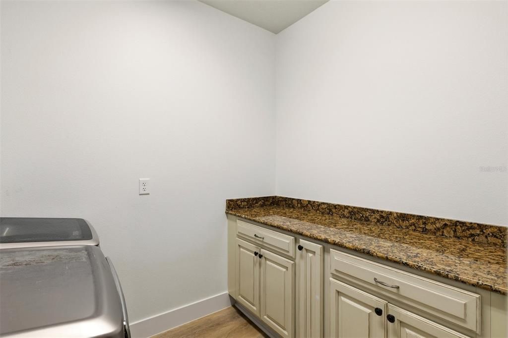 Active With Contract: $495,000 (3 beds, 3 baths, 2635 Square Feet)