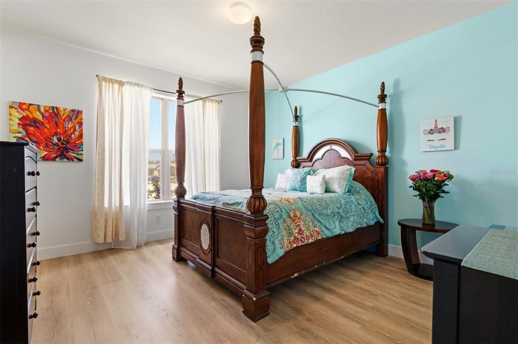 Active With Contract: $495,000 (3 beds, 3 baths, 2635 Square Feet)