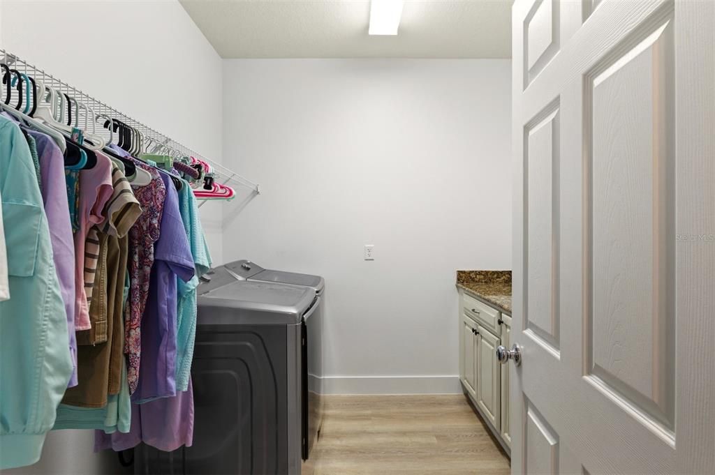 Active With Contract: $495,000 (3 beds, 3 baths, 2635 Square Feet)