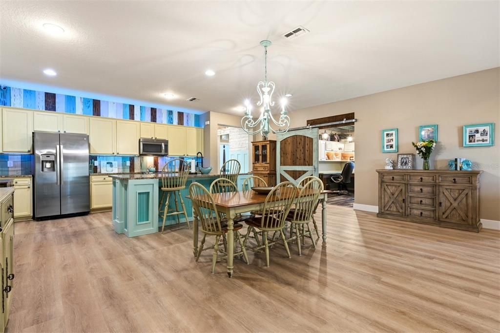 Active With Contract: $495,000 (3 beds, 3 baths, 2635 Square Feet)