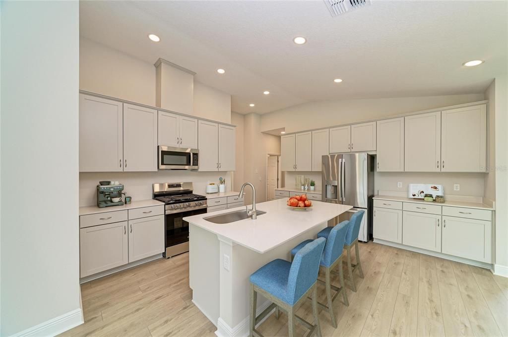 Active With Contract: $299,990 (3 beds, 2 baths, 1534 Square Feet)