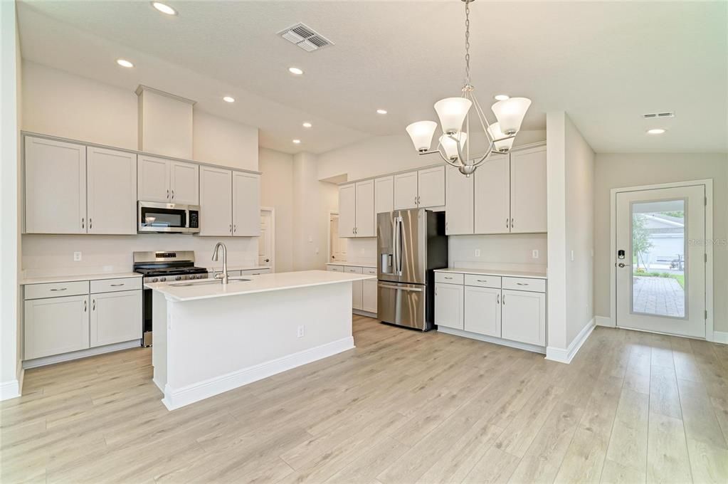Active With Contract: $299,990 (3 beds, 2 baths, 1534 Square Feet)