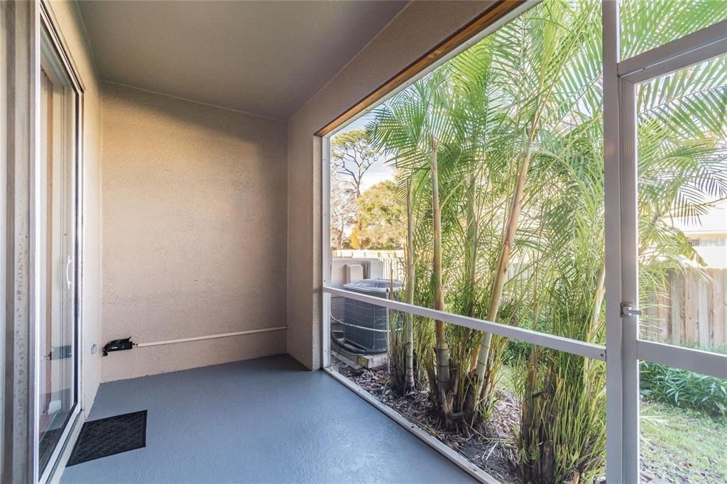 Active With Contract: $2,400 (2 beds, 2 baths, 1269 Square Feet)
