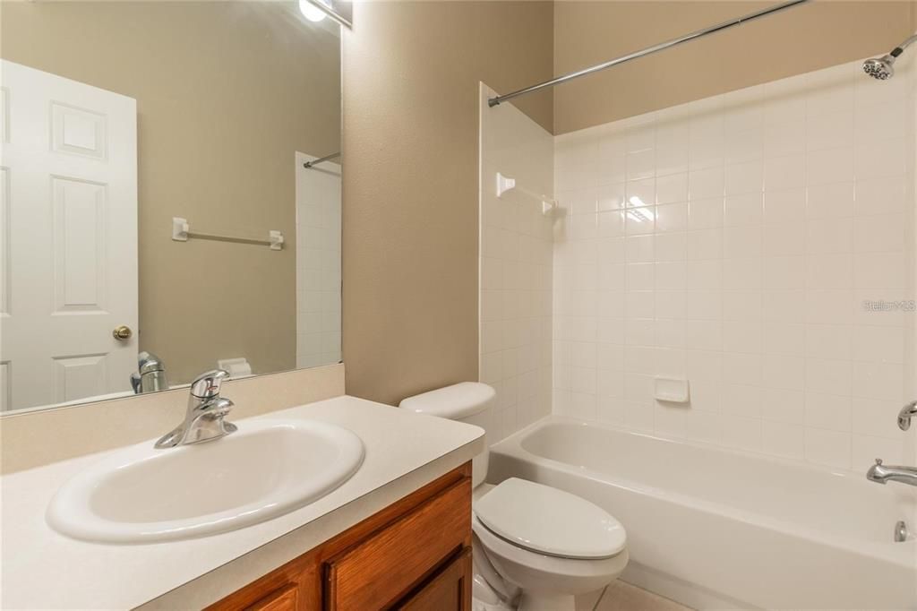 Active With Contract: $2,400 (2 beds, 2 baths, 1269 Square Feet)