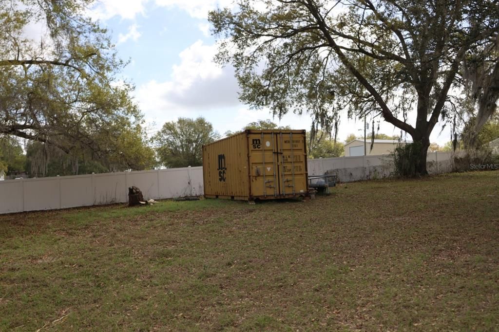 На продажу: $114,000 (1.53 acres)