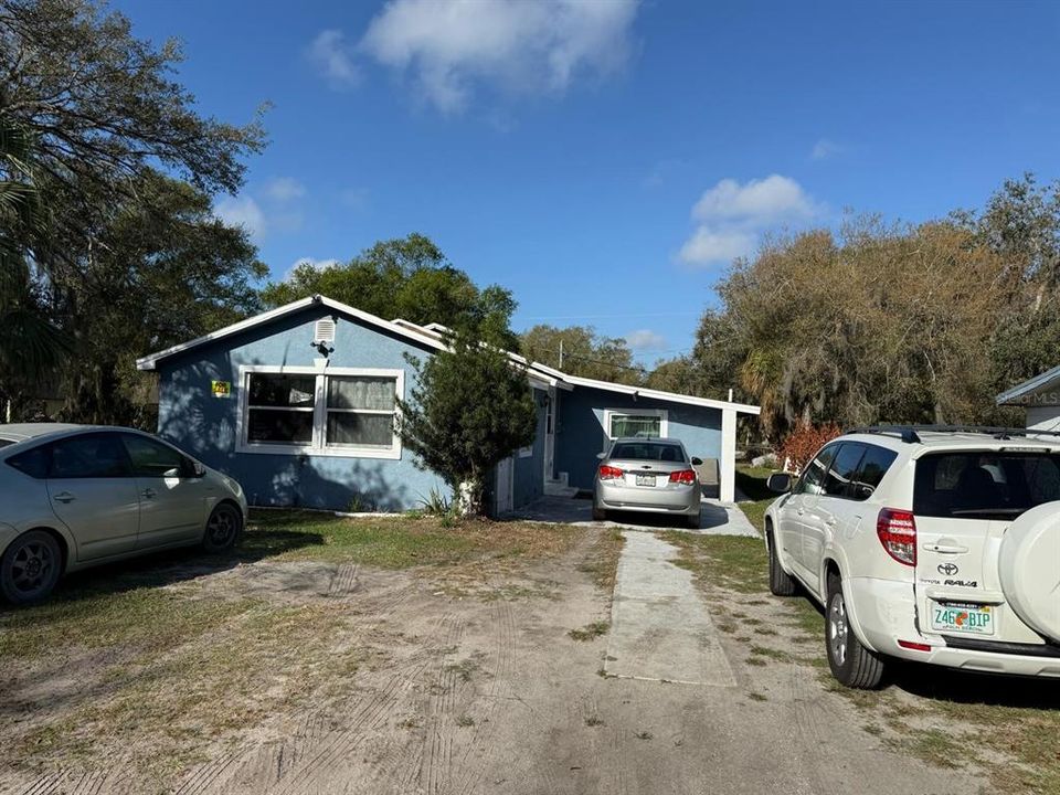 For Sale: $250,000 (6 beds, 2 baths, 1632 Square Feet)