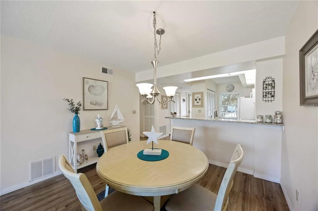 В аренду: $2,000 (2 спален, 2 ванн, 1002 Квадратных фут)