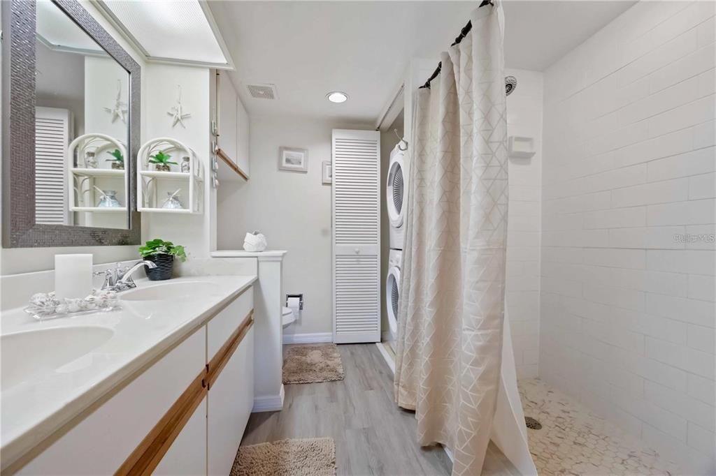 В аренду: $2,000 (2 спален, 2 ванн, 1002 Квадратных фут)