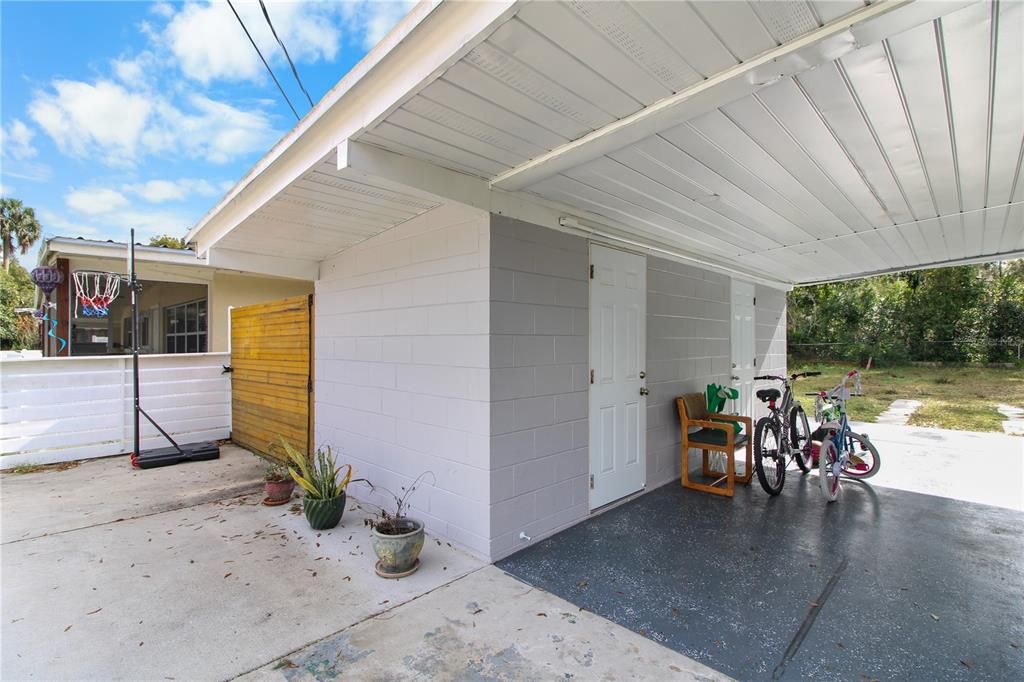 Под контрактом: $235,000 (2 спален, 1 ванн, 1044 Квадратных фут)