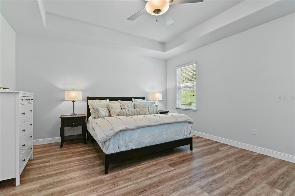 Activo con contrato: $675,000 (4 camas, 3 baños, 3051 Pies cuadrados)