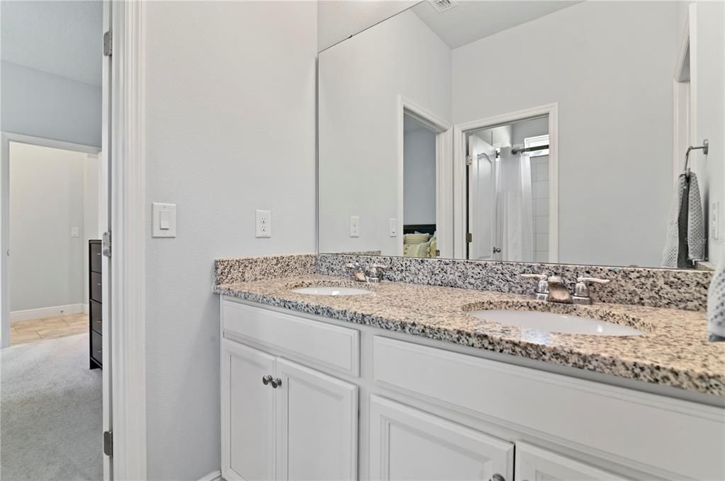 Activo con contrato: $675,000 (4 camas, 3 baños, 3051 Pies cuadrados)
