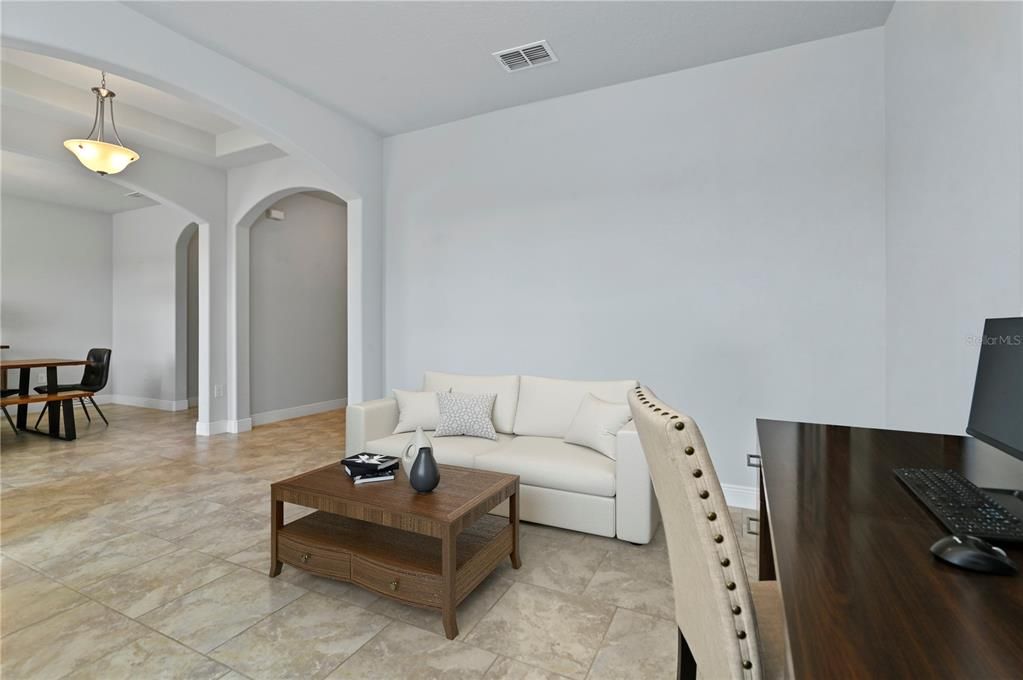 Activo con contrato: $675,000 (4 camas, 3 baños, 3051 Pies cuadrados)