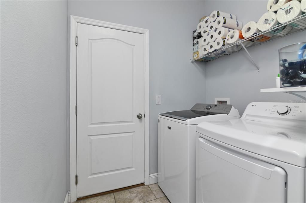 Activo con contrato: $675,000 (4 camas, 3 baños, 3051 Pies cuadrados)