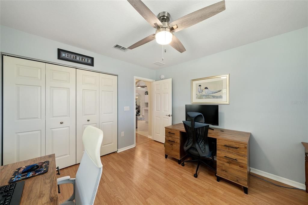 Activo con contrato: $348,000 (3 camas, 2 baños, 2025 Pies cuadrados)