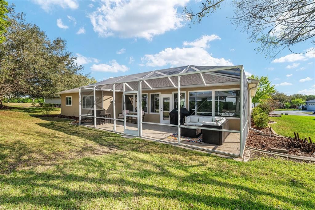 Activo con contrato: $348,000 (3 camas, 2 baños, 2025 Pies cuadrados)