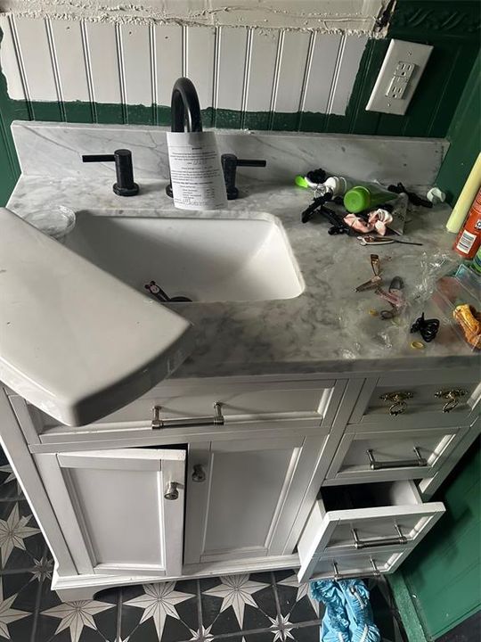 Под контрактом: $149,900 (3 спален, 1 ванн, 1560 Квадратных фут)