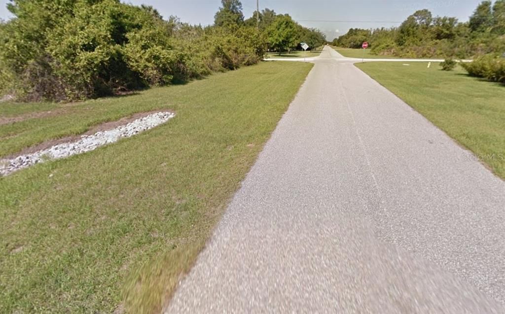 На продажу: $11,000 (0.24 acres)