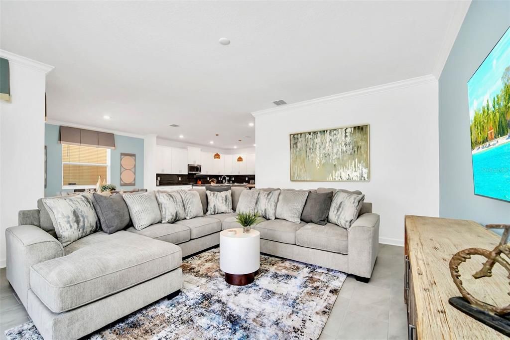 Под контрактом: $700,000 (6 спален, 5 ванн, 3291 Квадратных фут)