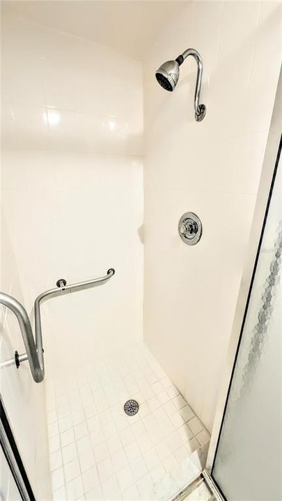 Activo con contrato: $3,300 (2 camas, 2 baños, 1435 Pies cuadrados)