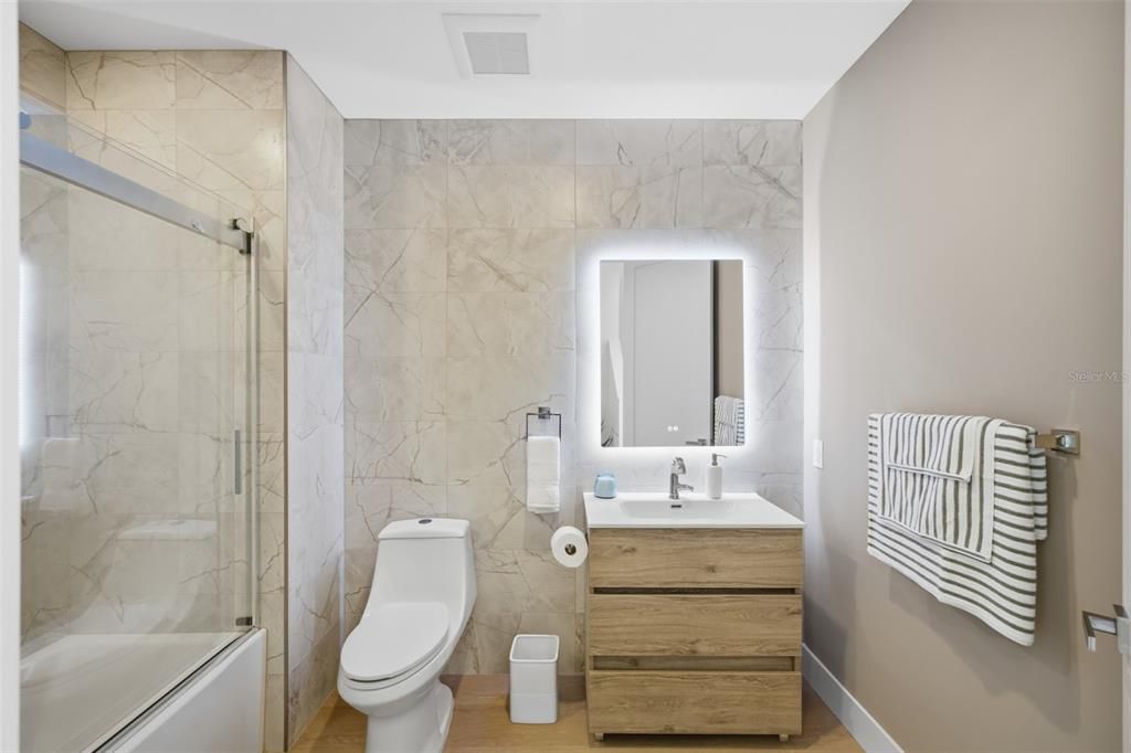 For Sale: $1,150,000 (3 beds, 2 baths, 2550 Square Feet)