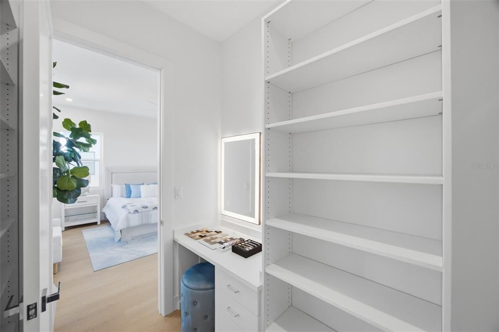 For Sale: $1,150,000 (3 beds, 2 baths, 2550 Square Feet)