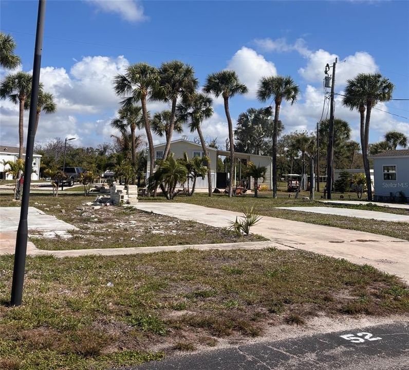 На продажу: $89,900 (0.08 acres)