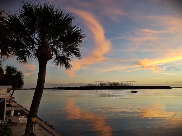 На продажу: $89,900 (0.08 acres)