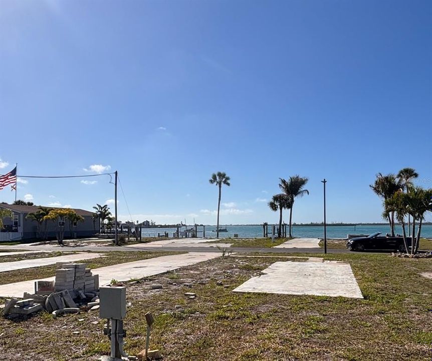 На продажу: $89,900 (0.08 acres)