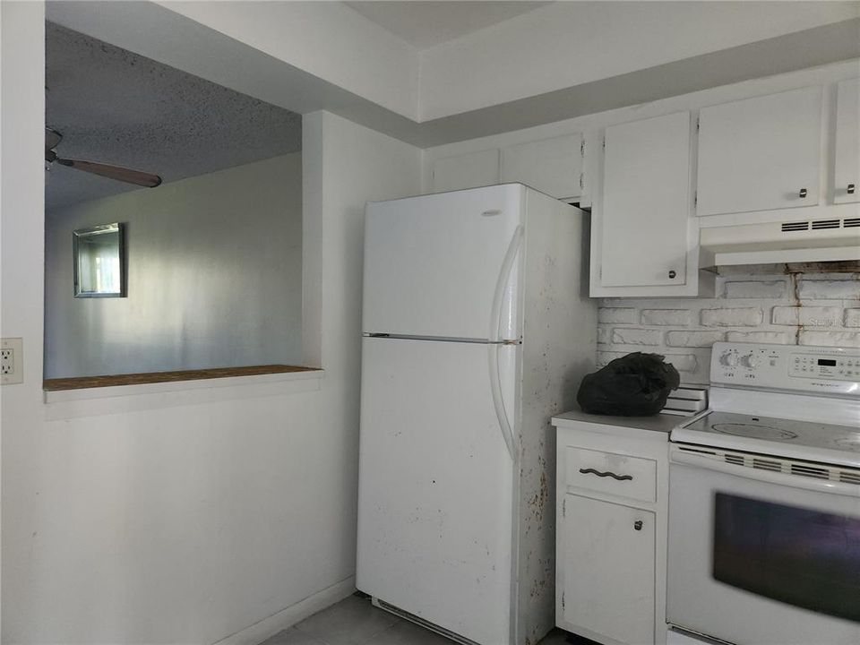 For Sale: $89,900 (1 beds, 1 baths, 768 Square Feet)