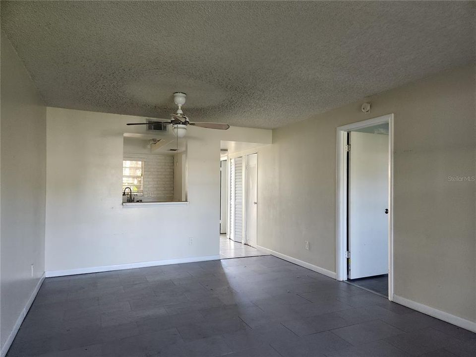 For Sale: $89,900 (1 beds, 1 baths, 768 Square Feet)