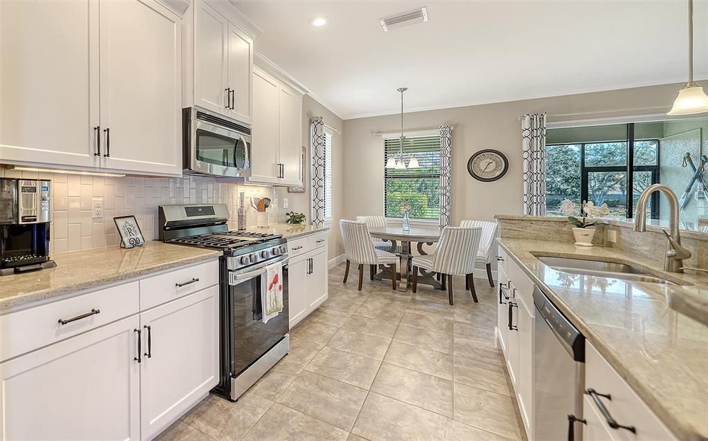 Activo con contrato: $489,900 (3 camas, 2 baños, 1804 Pies cuadrados)