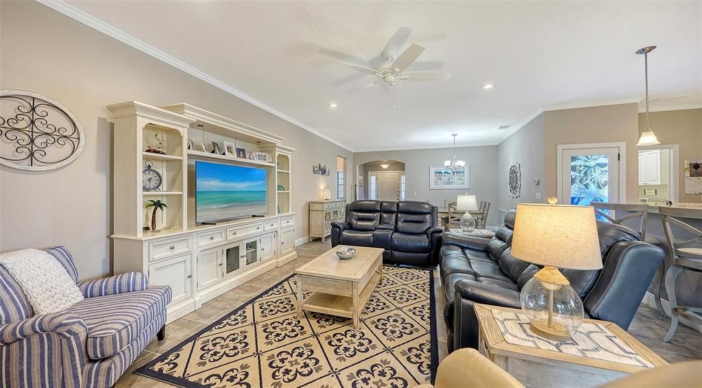 Activo con contrato: $489,900 (3 camas, 2 baños, 1804 Pies cuadrados)