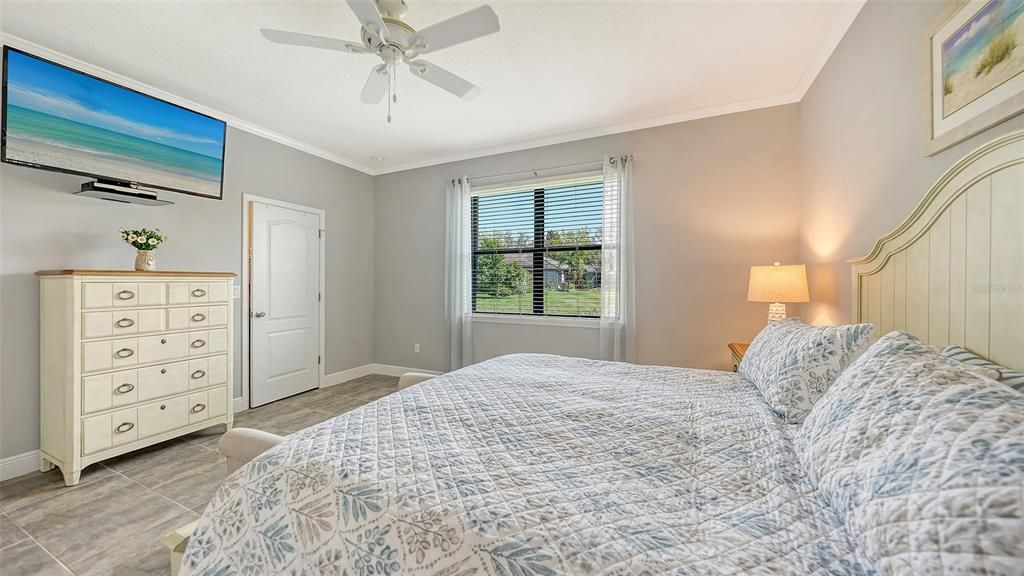 Activo con contrato: $489,900 (3 camas, 2 baños, 1804 Pies cuadrados)