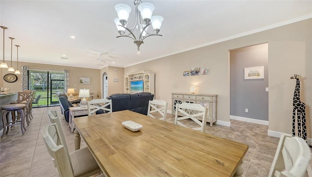 Activo con contrato: $489,900 (3 camas, 2 baños, 1804 Pies cuadrados)