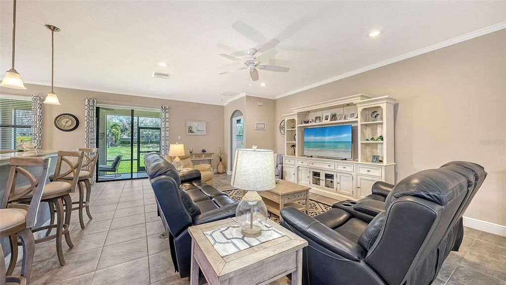 Activo con contrato: $489,900 (3 camas, 2 baños, 1804 Pies cuadrados)