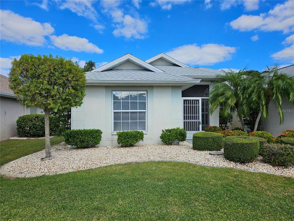 Active With Contract: $2,300 (3 beds, 2 baths, 1901 Square Feet)