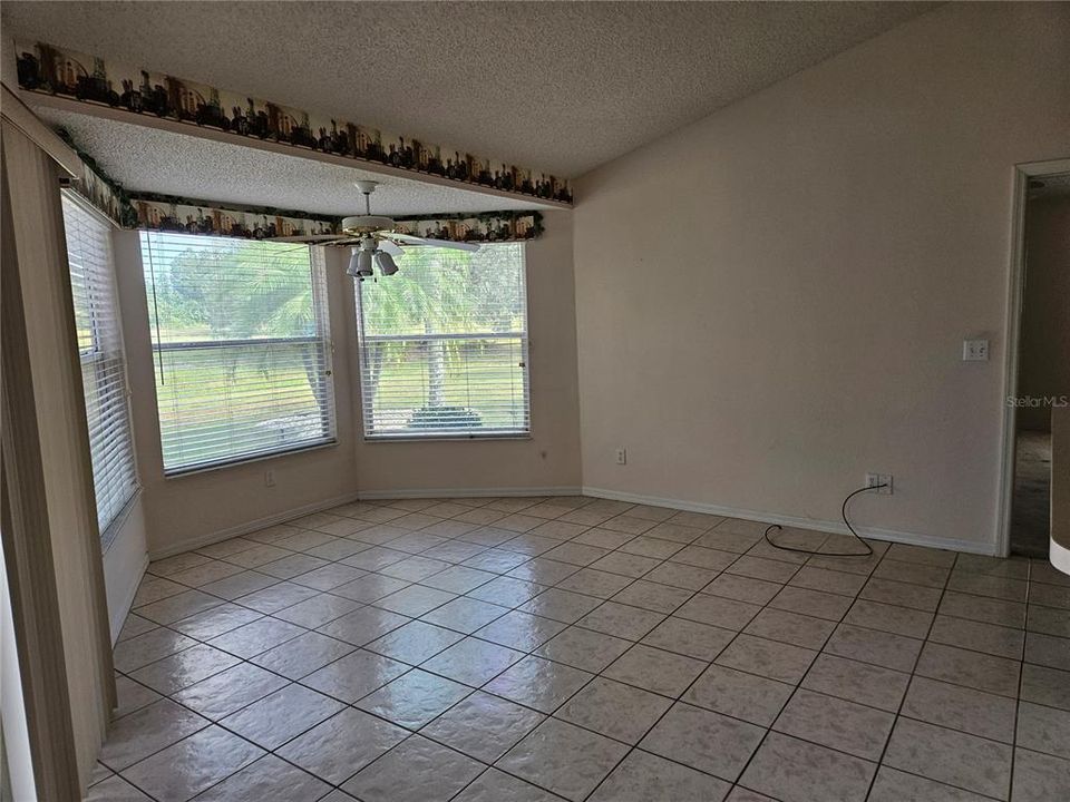 Active With Contract: $2,300 (3 beds, 2 baths, 1901 Square Feet)