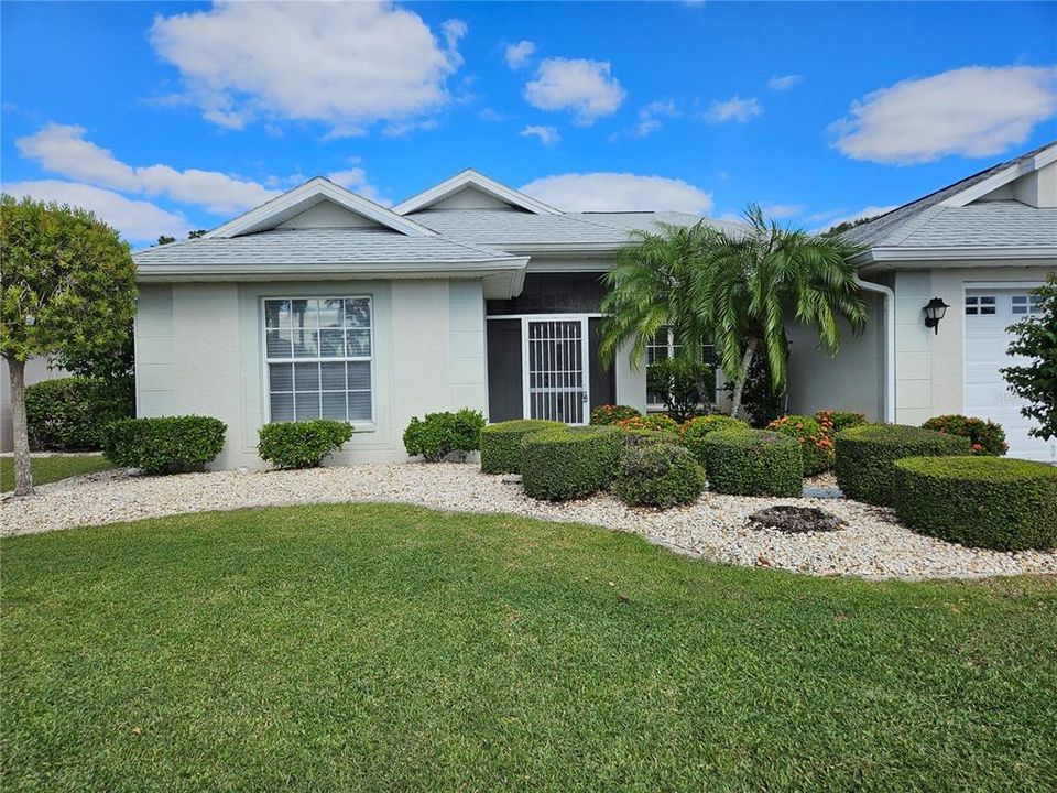 Active With Contract: $2,300 (3 beds, 2 baths, 1901 Square Feet)