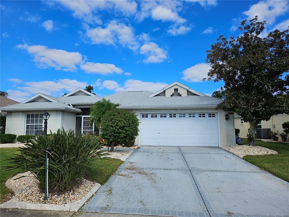 Active With Contract: $2,300 (3 beds, 2 baths, 1901 Square Feet)