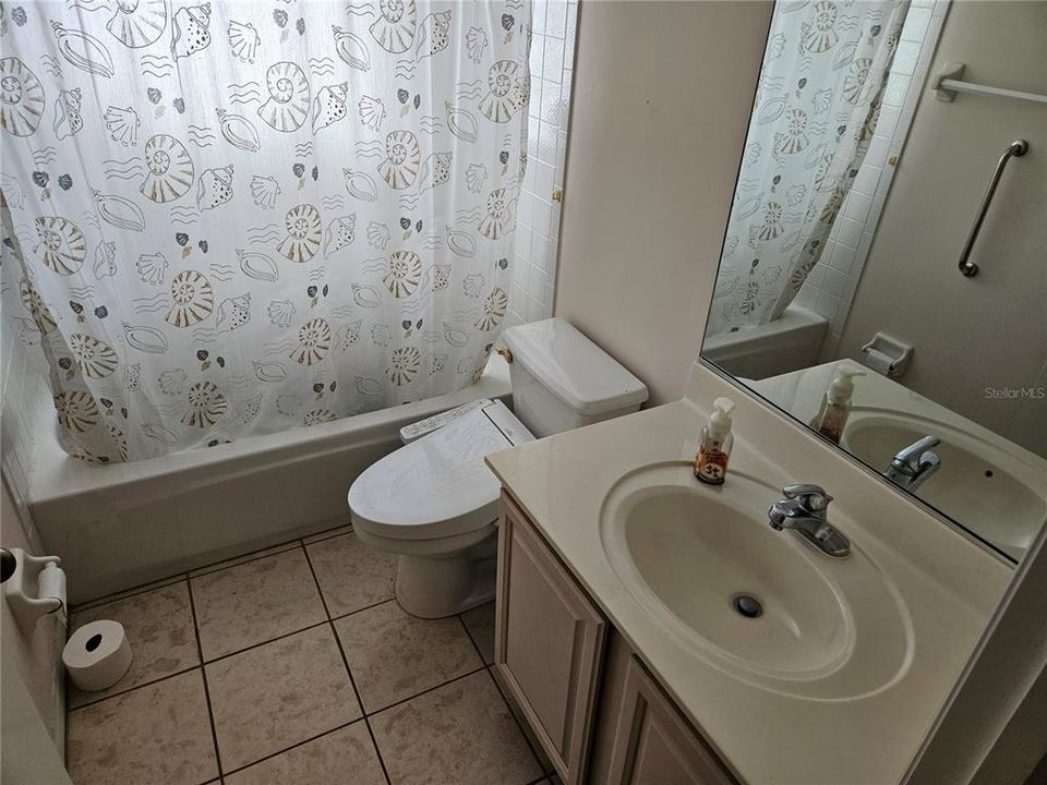 Active With Contract: $2,300 (3 beds, 2 baths, 1901 Square Feet)
