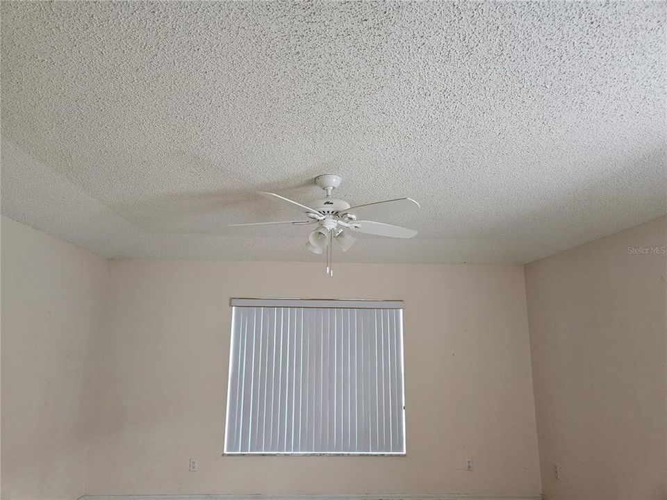 Active With Contract: $2,300 (3 beds, 2 baths, 1901 Square Feet)