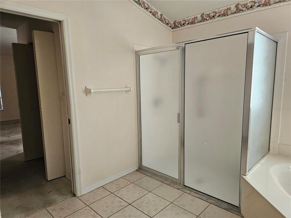 Active With Contract: $2,300 (3 beds, 2 baths, 1901 Square Feet)
