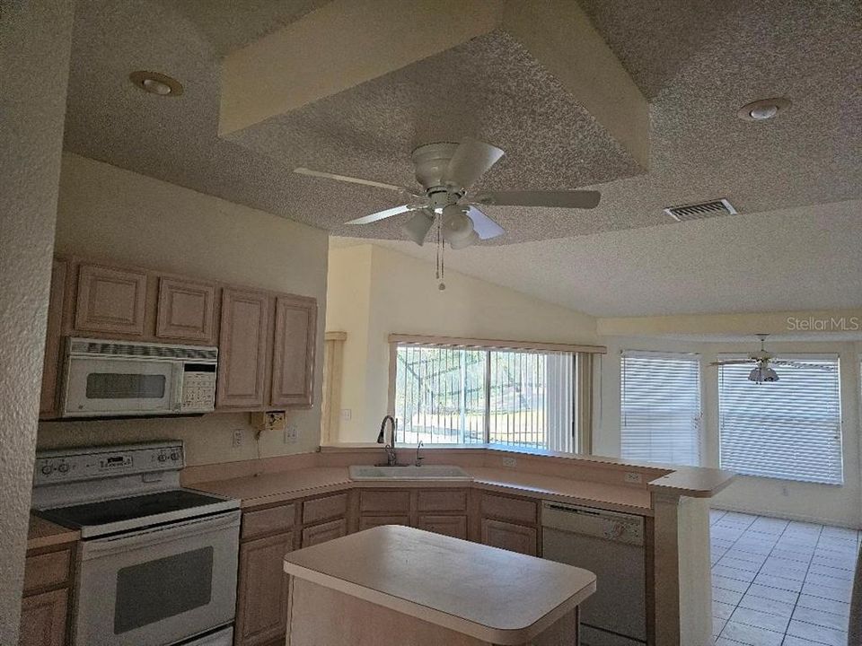 Active With Contract: $2,300 (3 beds, 2 baths, 1901 Square Feet)