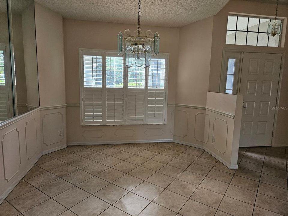 Active With Contract: $2,300 (3 beds, 2 baths, 1901 Square Feet)