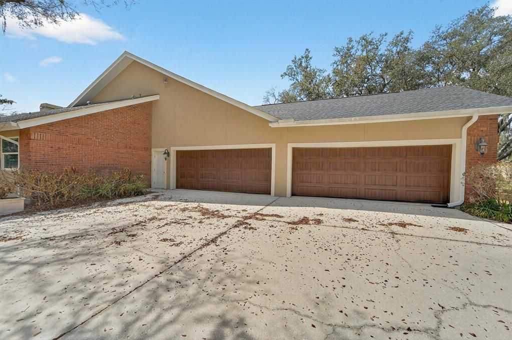 Active With Contract: $799,000 (4 beds, 3 baths, 3706 Square Feet)