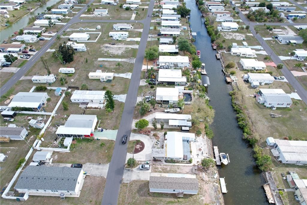 На продажу: $199,000 (2 спален, 2 ванн, 910 Квадратных фут)