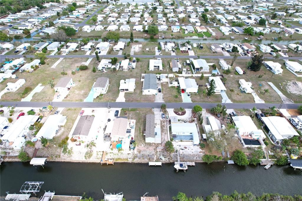 На продажу: $199,000 (2 спален, 2 ванн, 910 Квадратных фут)