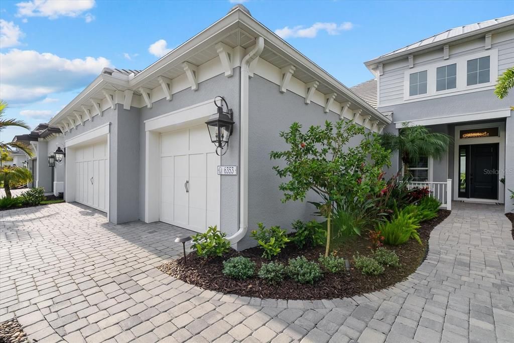Activo con contrato: $1,450,000 (3 camas, 3 baños, 2432 Pies cuadrados)